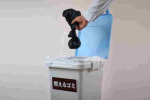 まいにちのマイレットの災害用のトイレットは持ち運び袋に入れ、袋ごと可燃ごみとして処理。